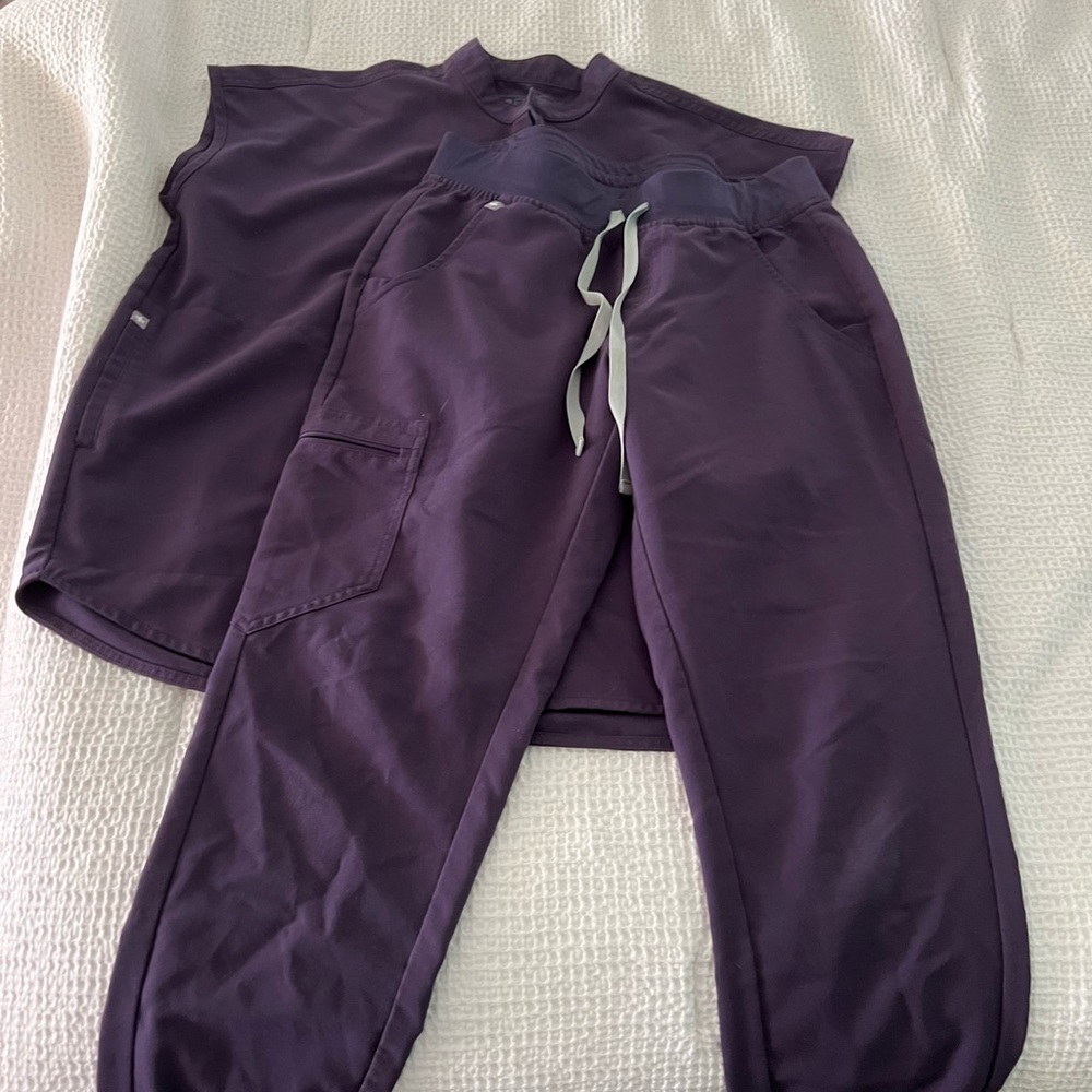 FIGS Purple Set